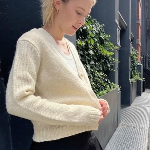 Brandy Melville Shannon Heavy Wool Cardigan - Picture 1 of 1